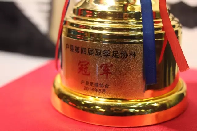 意媒谈伊布未悼念巴雷西：不信奉社交哀悼，沉默与敬意是他的回应
