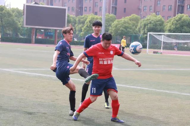火箭精英赛第三轮莱利63杆冲至榜首 窦泽成T23