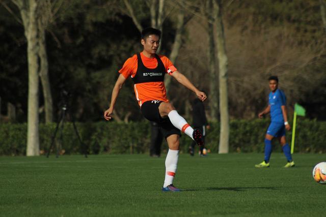 8轮不败暂7分领跑！广州豹1-1佛山南狮 肖鲲世界波尼高拉斯救主